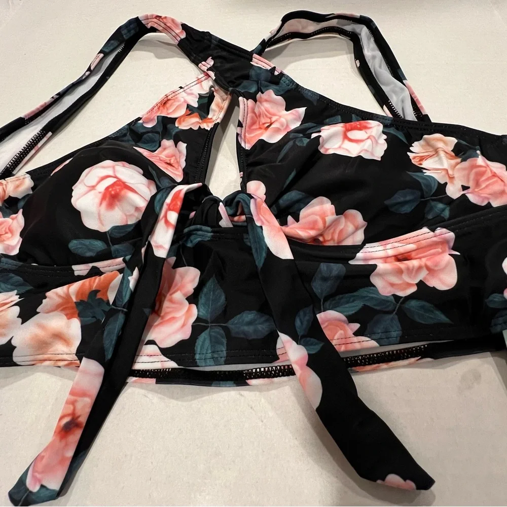 NWT Dressfo Women XXL Racer Back Bikini Top Black Floral V-Neck  Built-In Bra